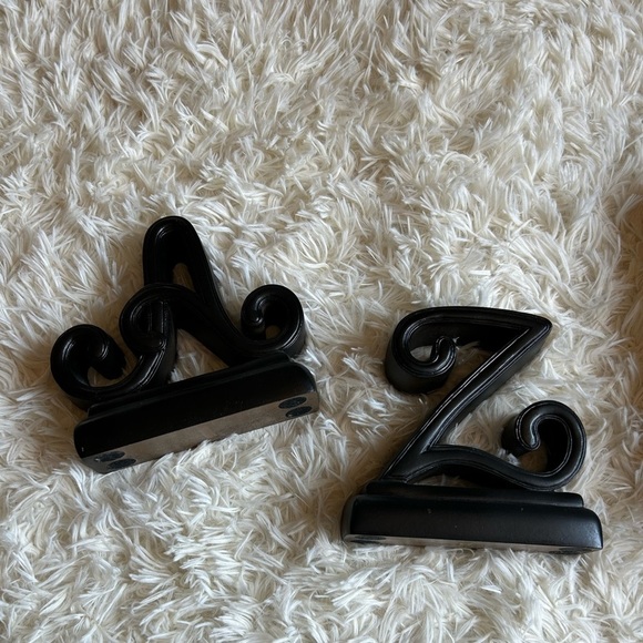 A to‎ Z script black resin heavy bookends - Picture 1 of 4